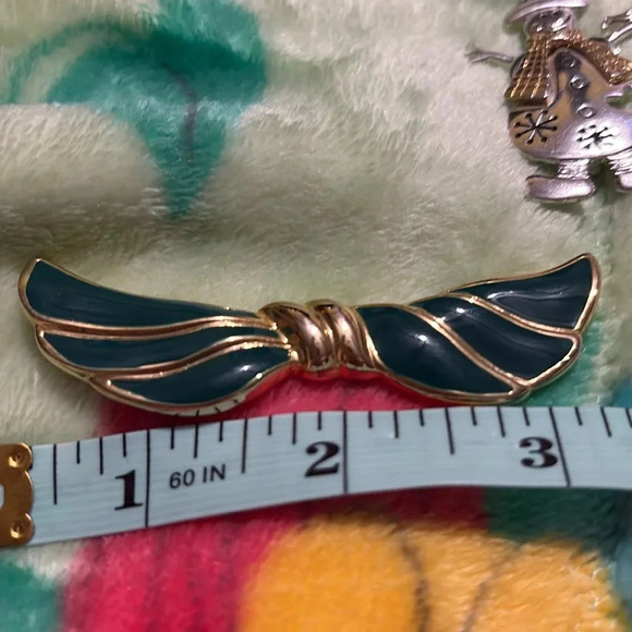 Brooch‎ - Picture 1 of 2